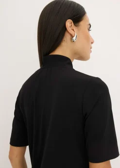 Camiseta con cuello chimenea