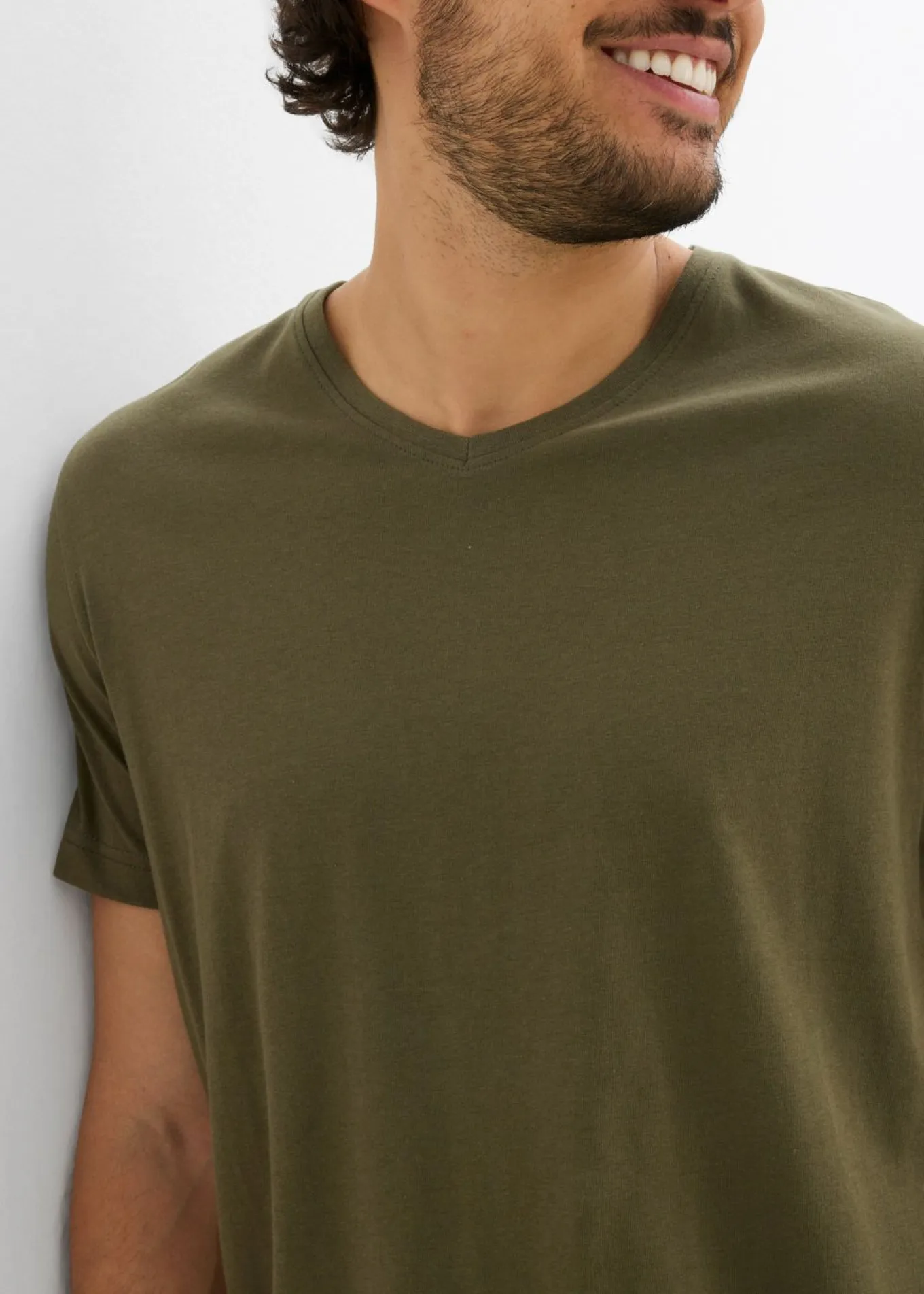 Camiseta con cuello en V (3 unidades)