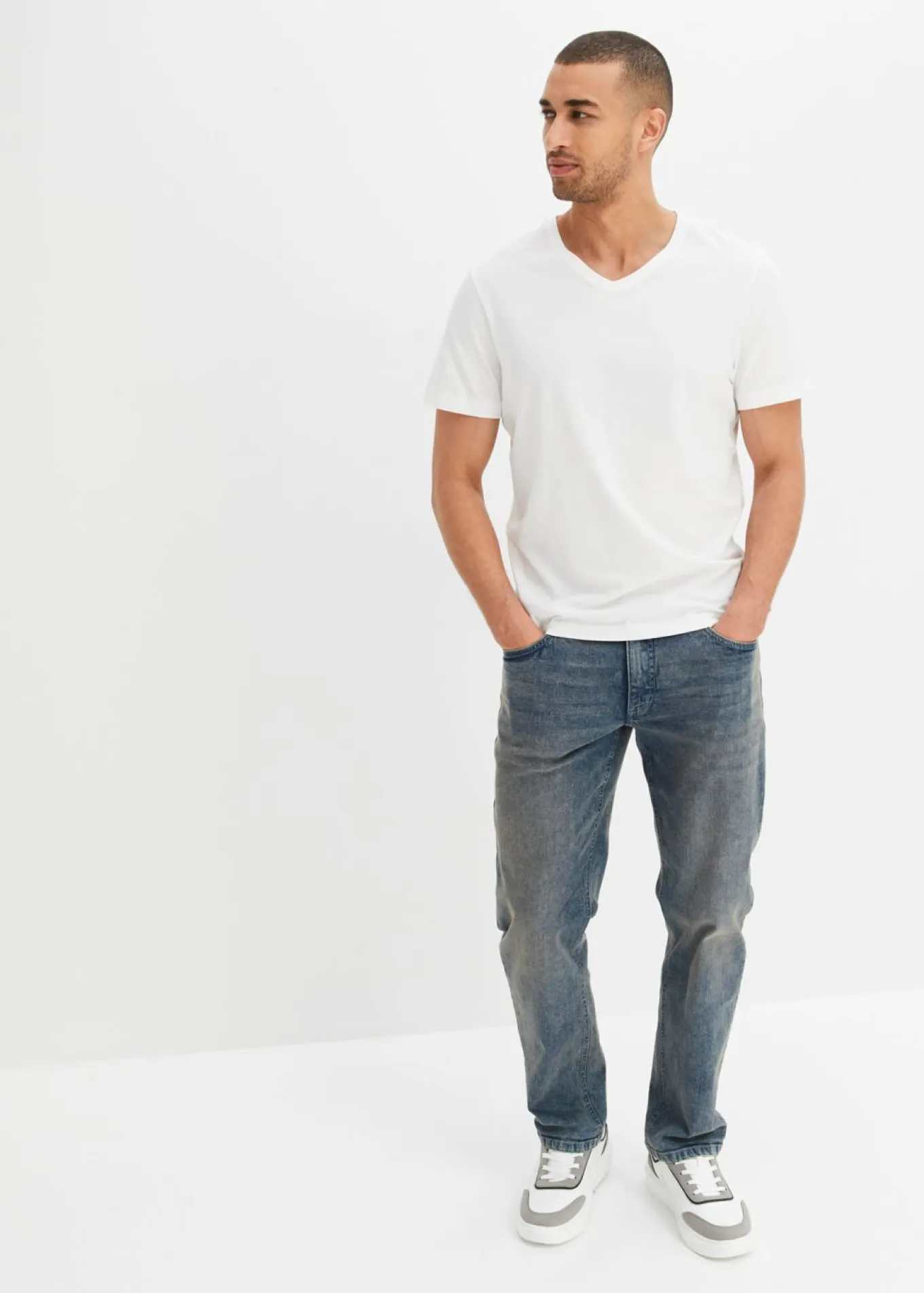 Camiseta con cuello en V (3 unidades)