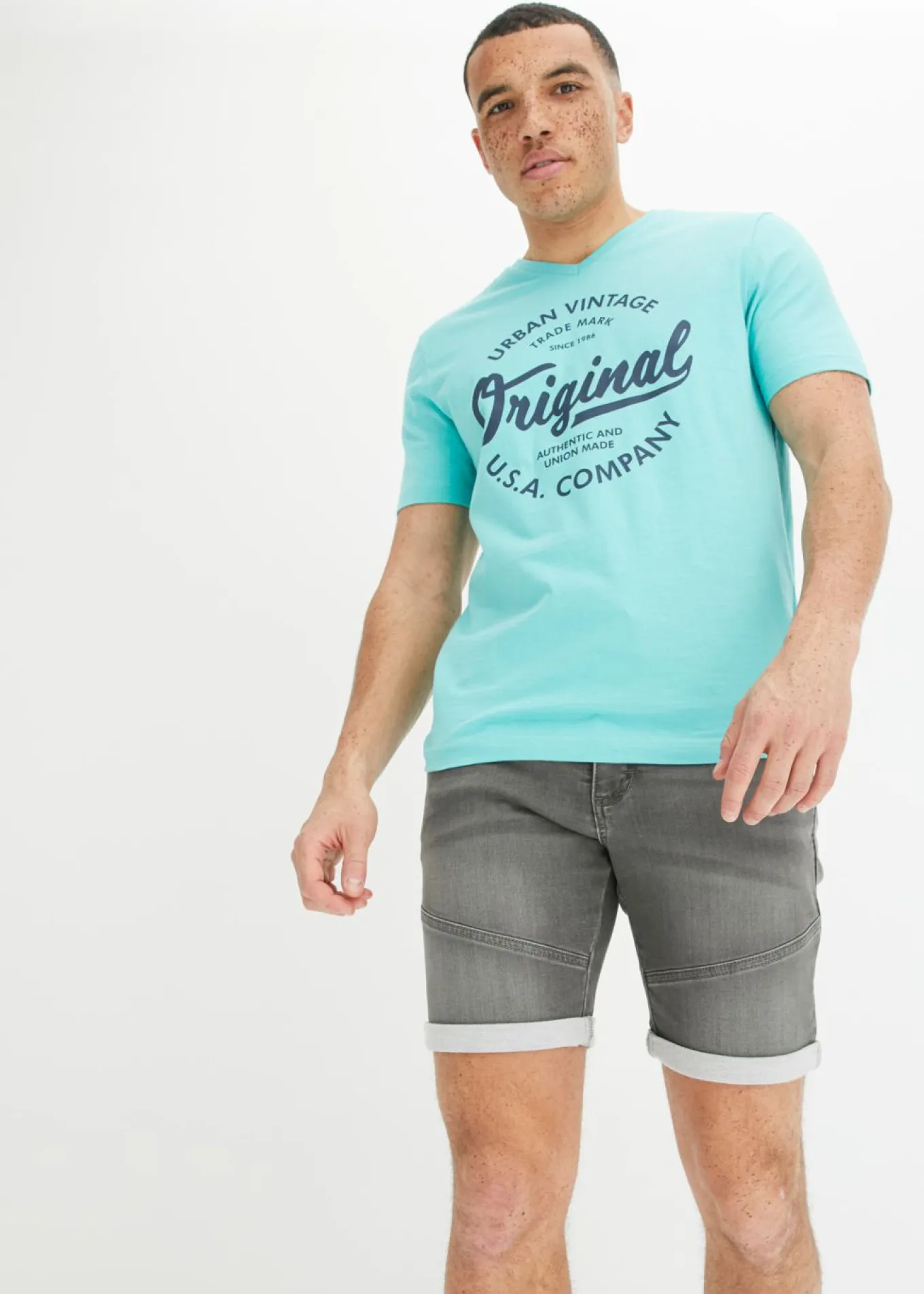 Camiseta con cuello en V de algodón puro