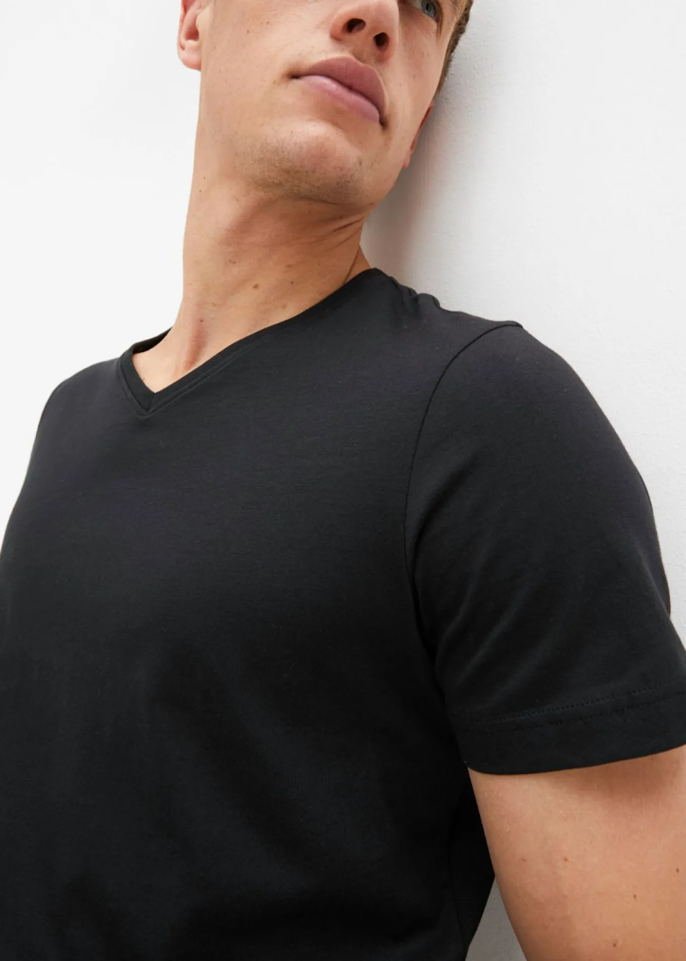 Camiseta con cuello en V (3 unidades)