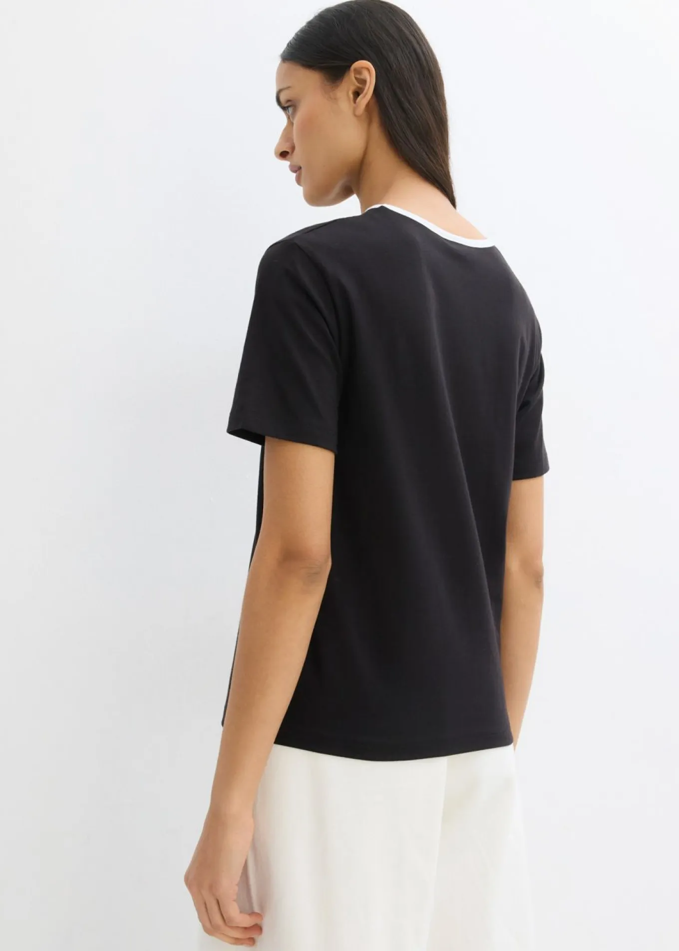 Camiseta con detalle de contraste