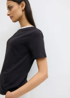 Camiseta con detalle de contraste