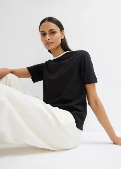 Camiseta con detalle de contraste