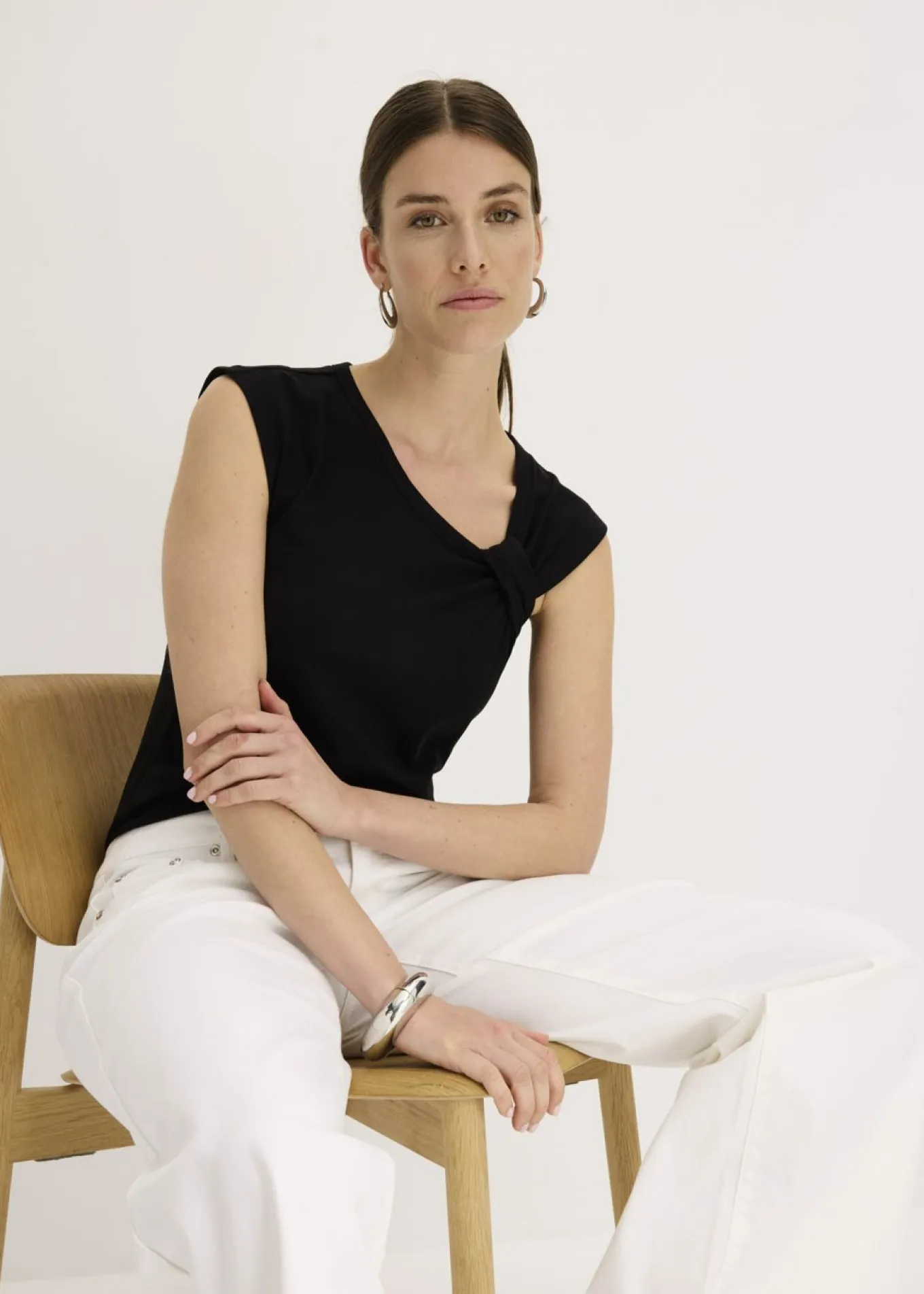 Camiseta con detalle de nudo