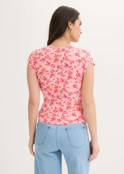 Camiseta con detalle de nudo