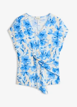 Camiseta con detalle de nudo