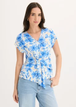 Camiseta con detalle de nudo