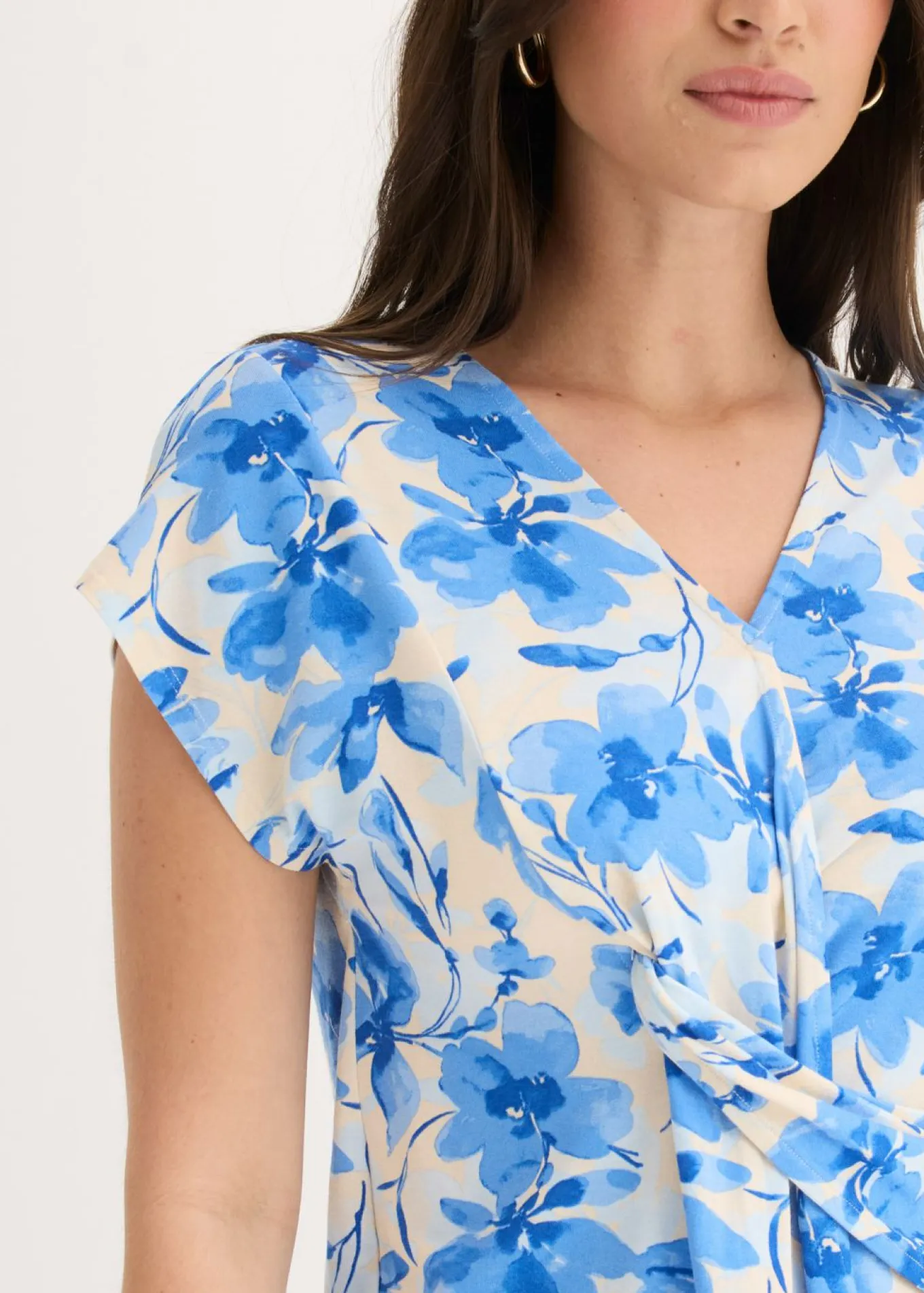 Camiseta con detalle de nudo