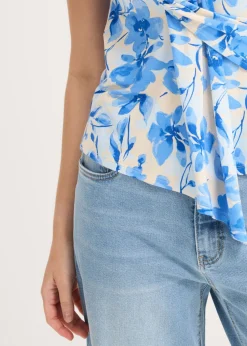 Camiseta con detalle de nudo