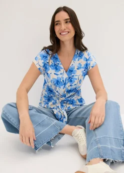 Camiseta con detalle de nudo