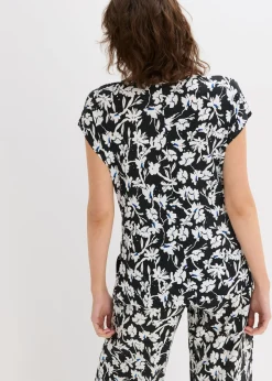 Camiseta con detalle de nudo