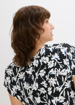Camiseta con detalle de nudo