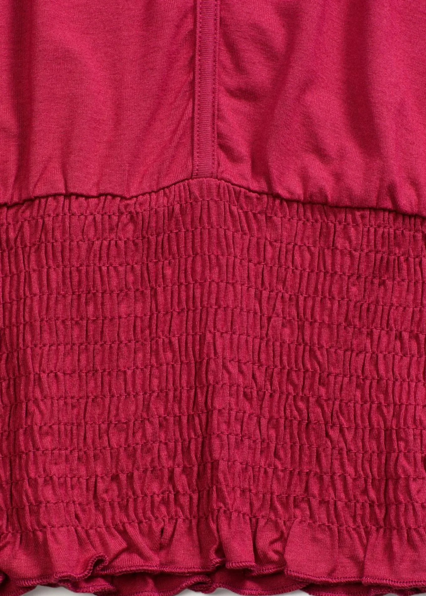 Camiseta con dobladillo de nido de abeja