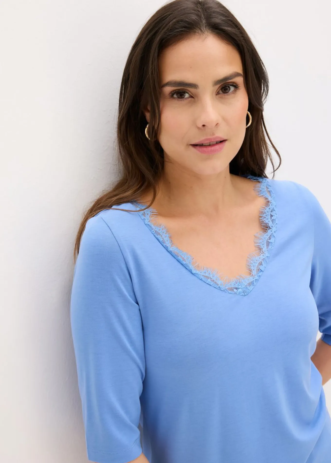 Camiseta con encaje