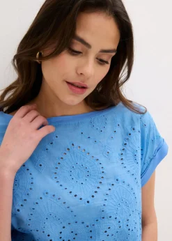 Camiseta con encaje calado
