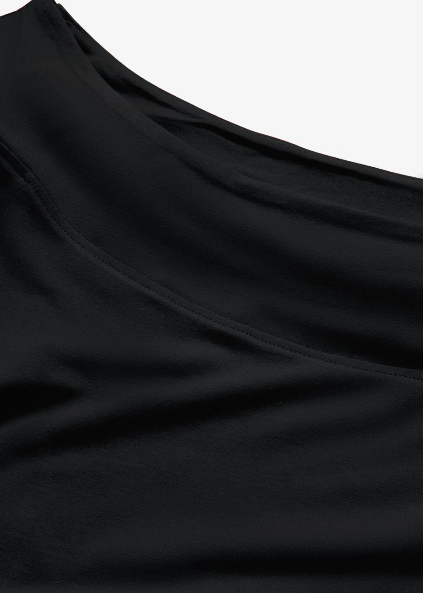 Camiseta con escote bañera en mezcla de viscosa