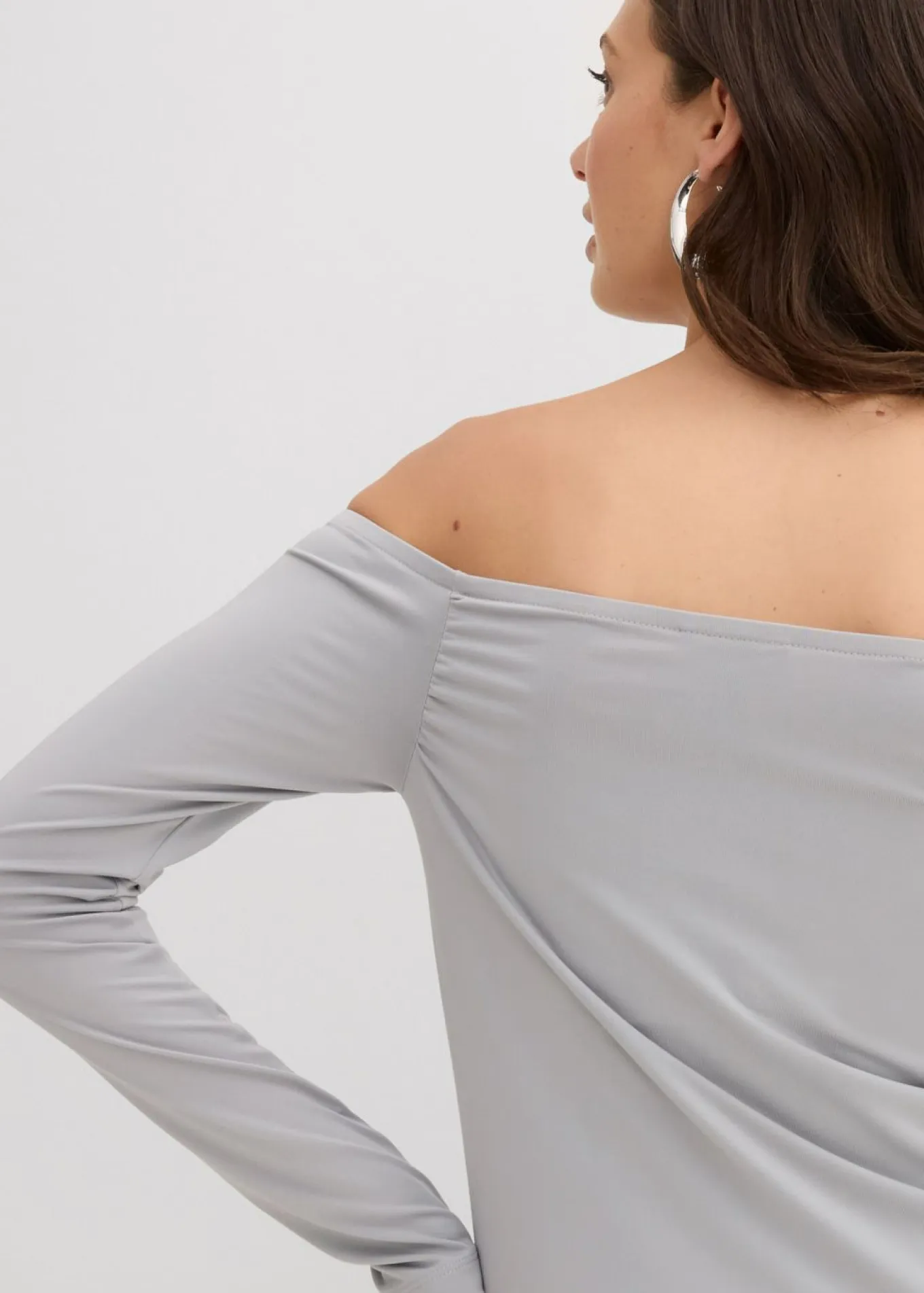 Camiseta con escote bañera de punto ligero