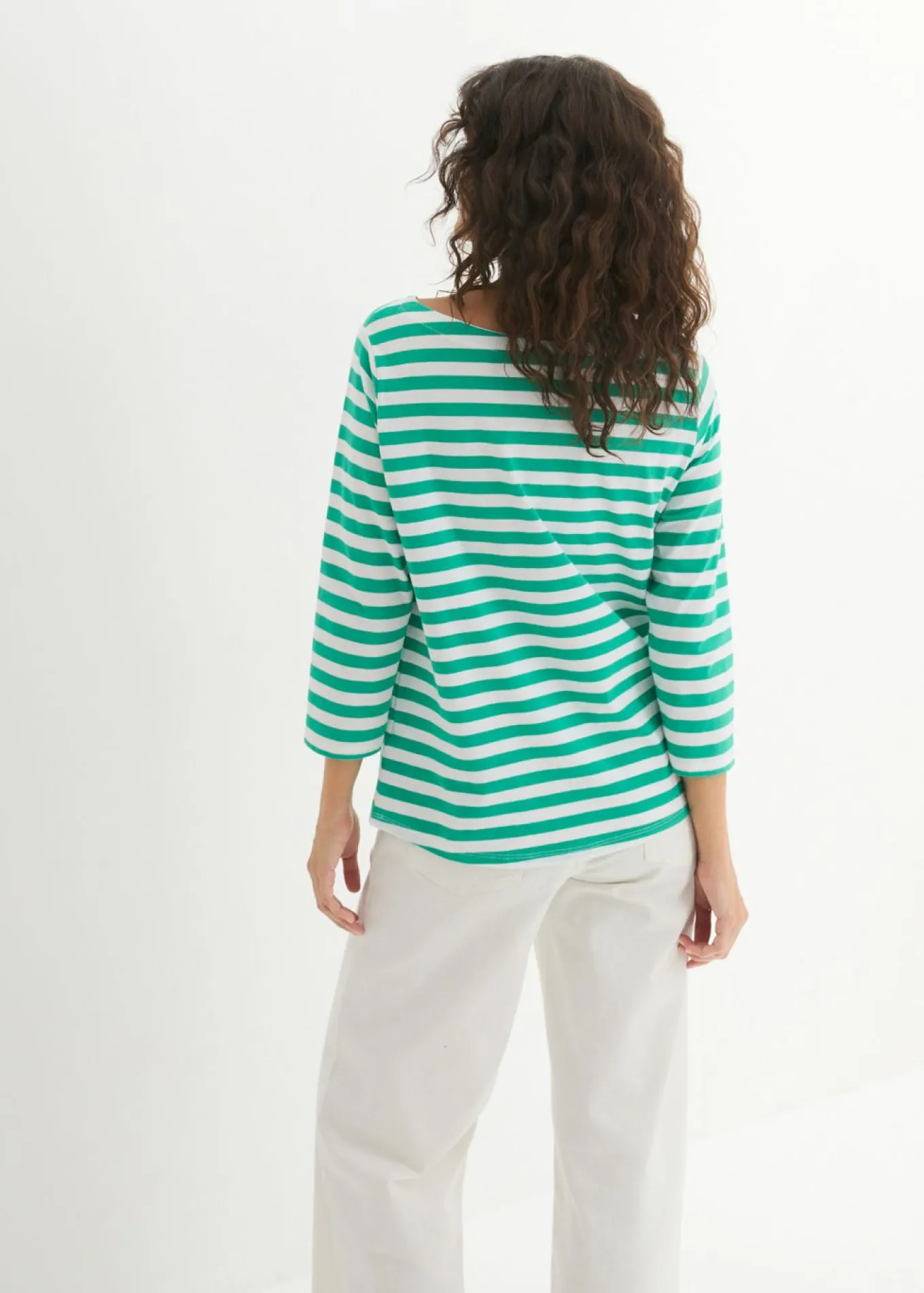 Camiseta con escote barco