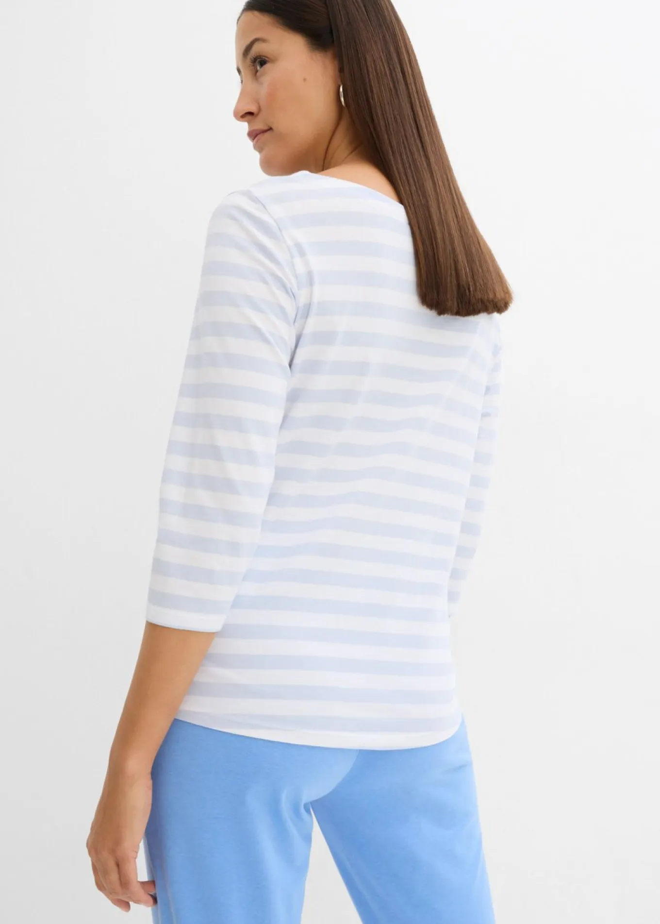 Camiseta con escote barco