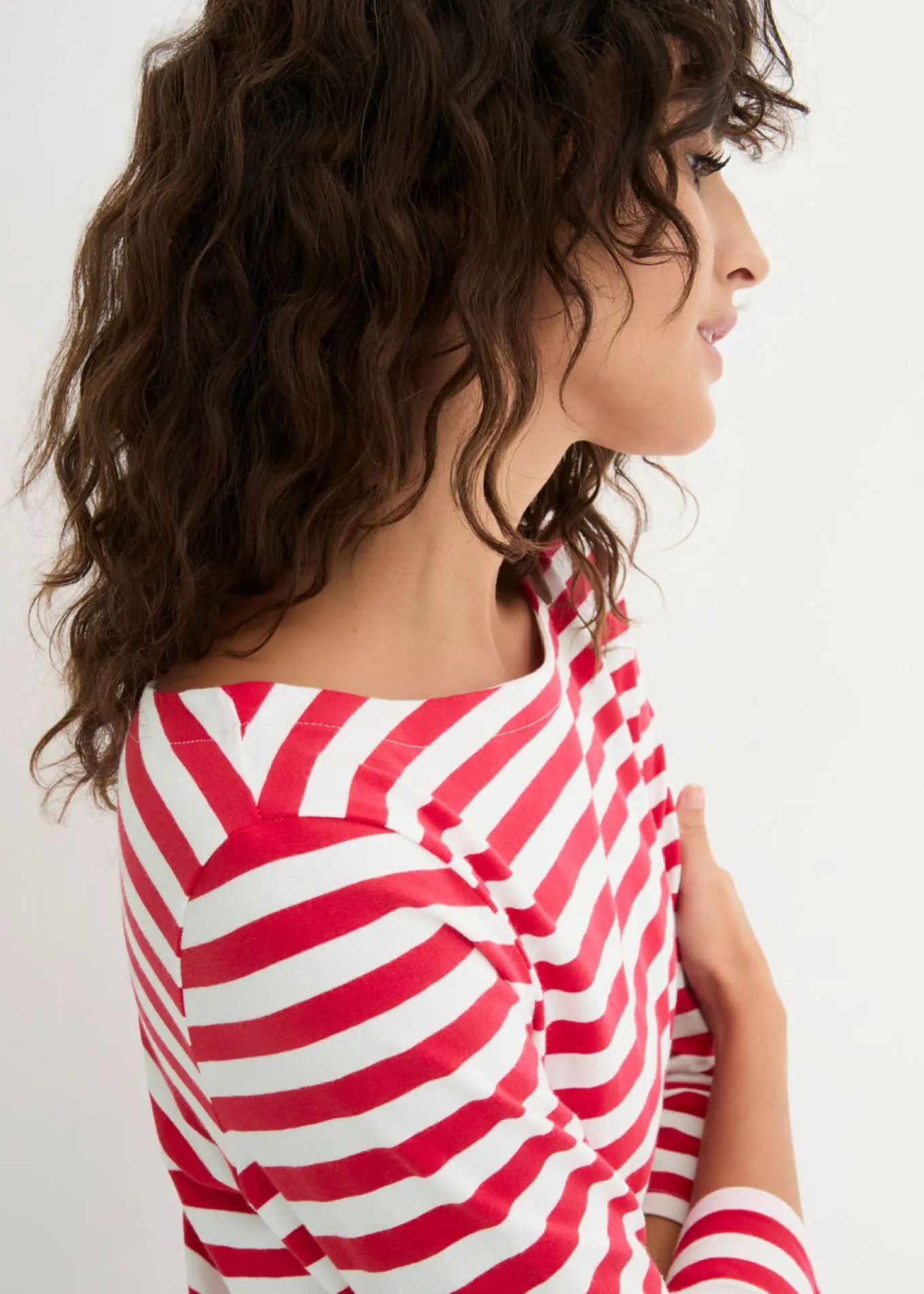 Camiseta con escote barco
