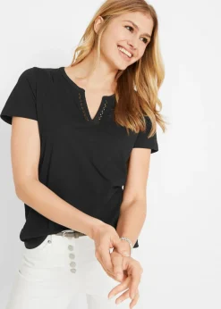 Camiseta con escote decorativo