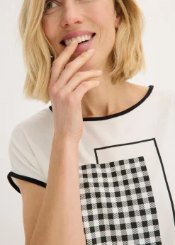 Camiseta con estampado colocado y ribete en contraste