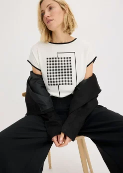 Camiseta con estampado colocado y ribete en contraste