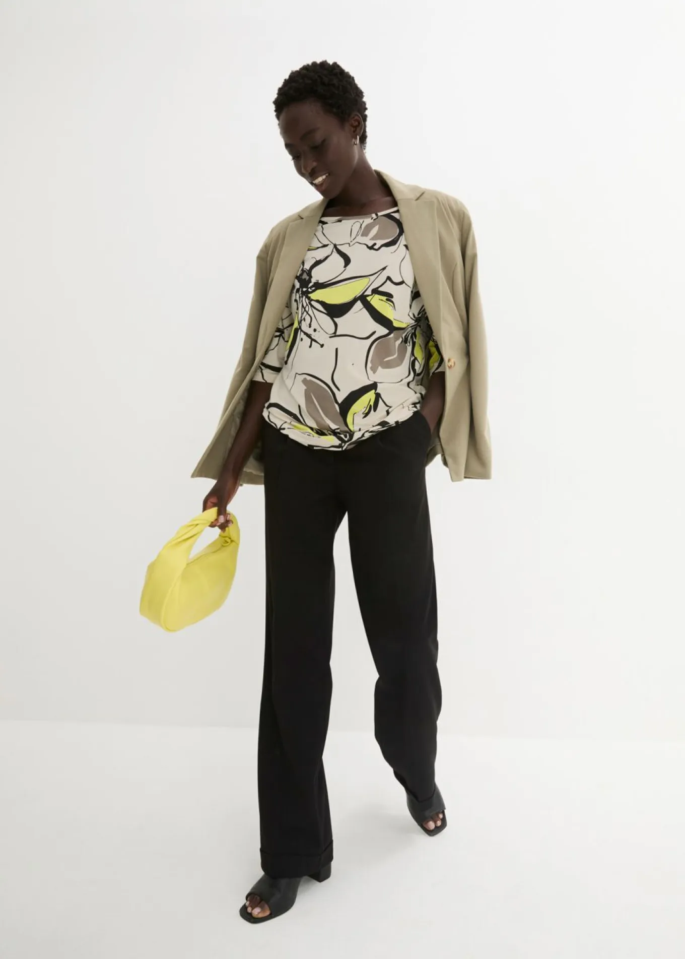 Camiseta con estampado de flores