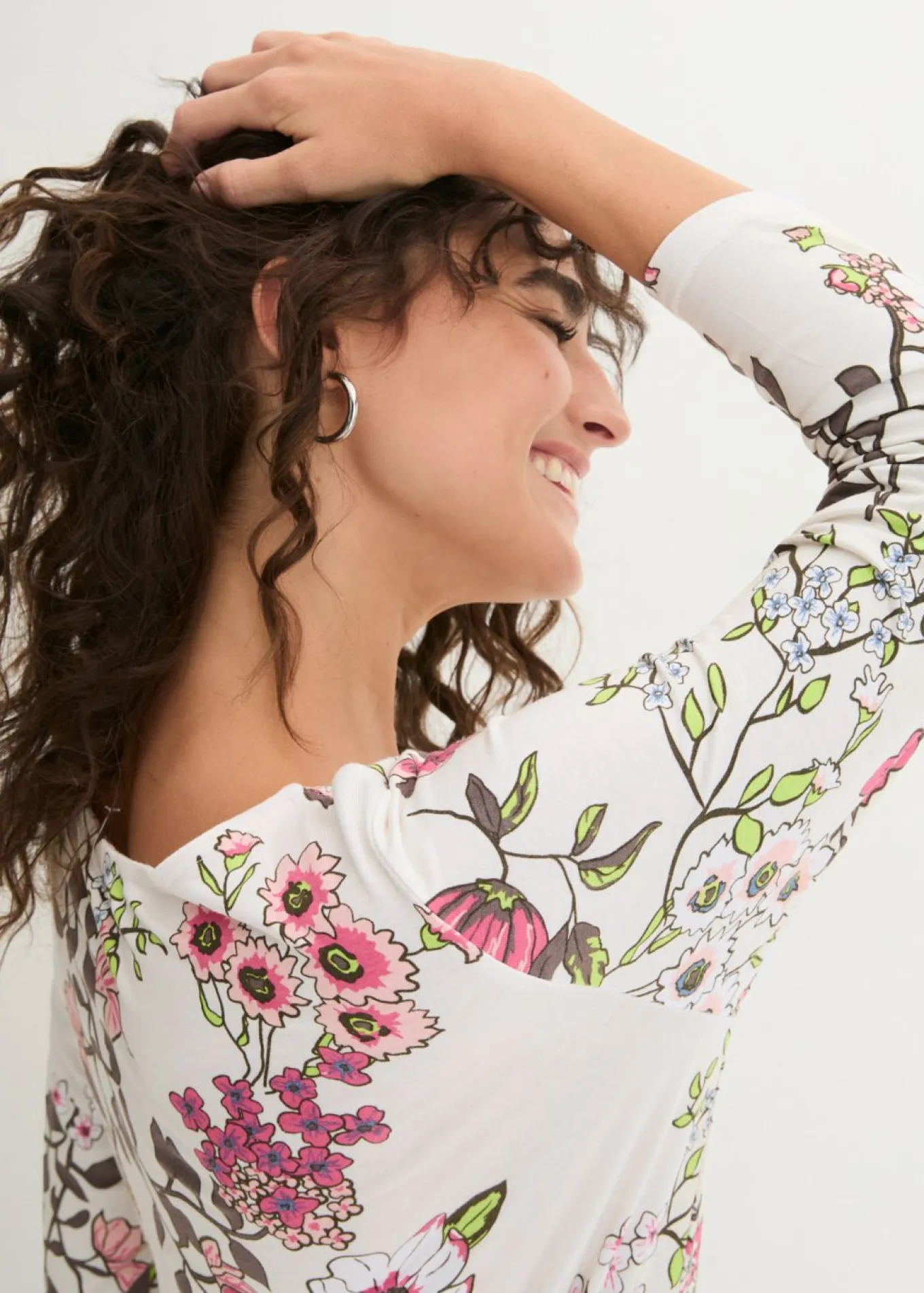Camiseta con estampado de flores