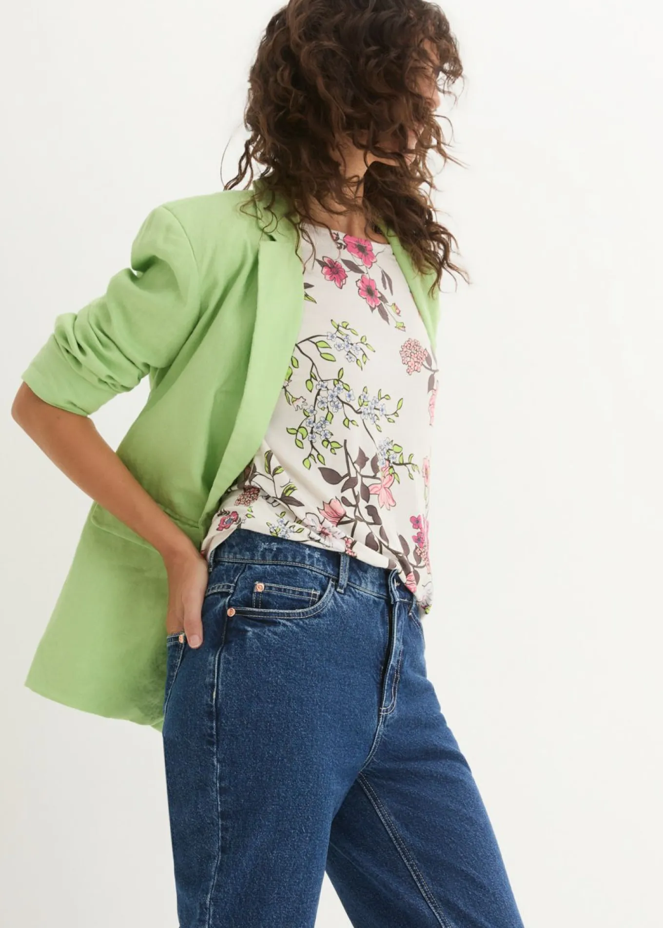 Camiseta con estampado de flores