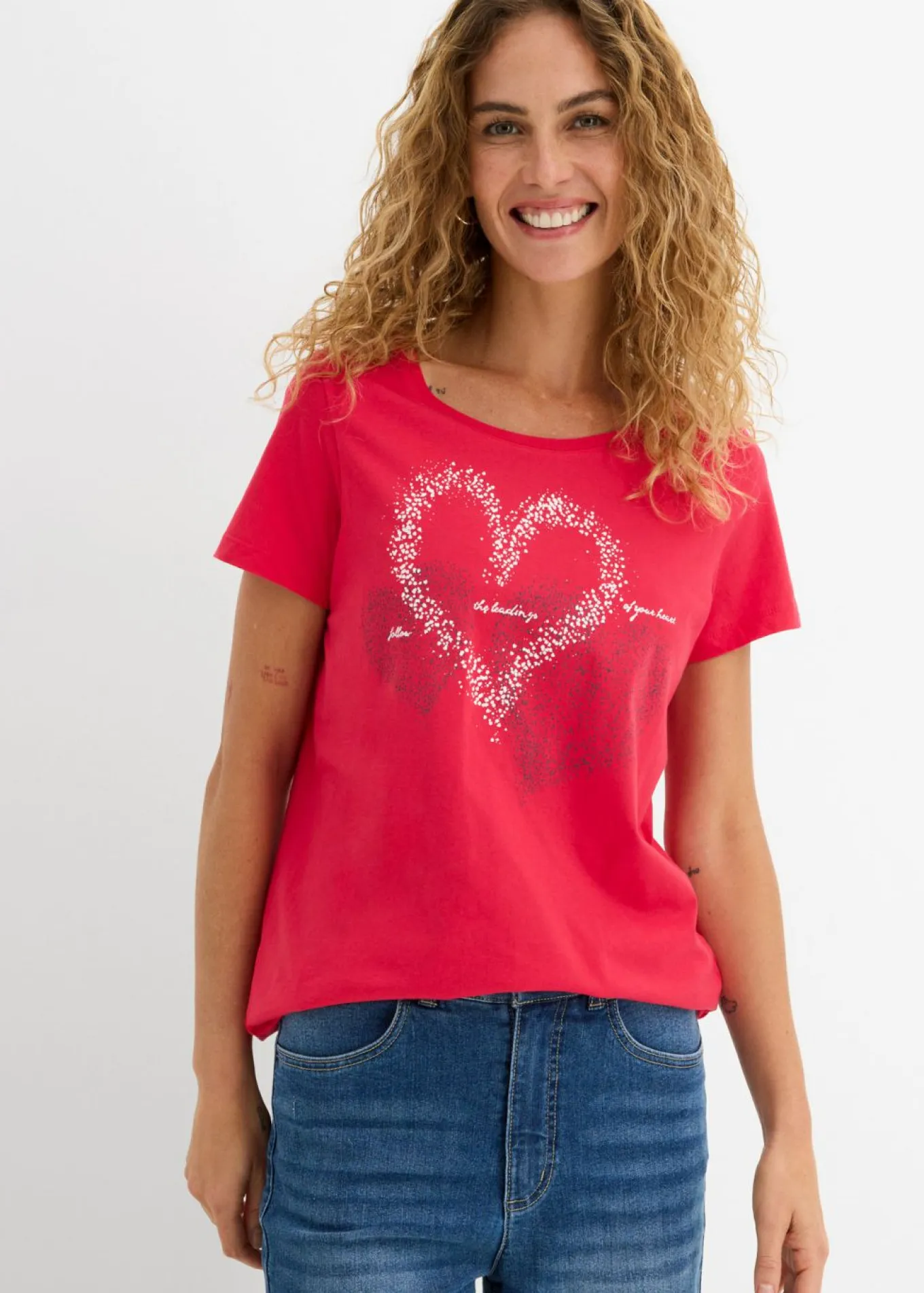 Camiseta con estampado de corazón de algodón orgánico