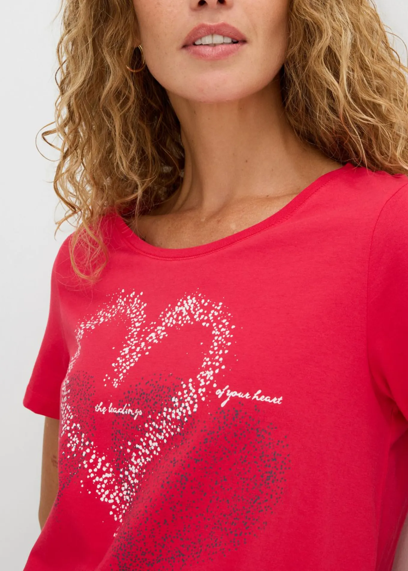 Camiseta con estampado de corazón de algodón orgánico