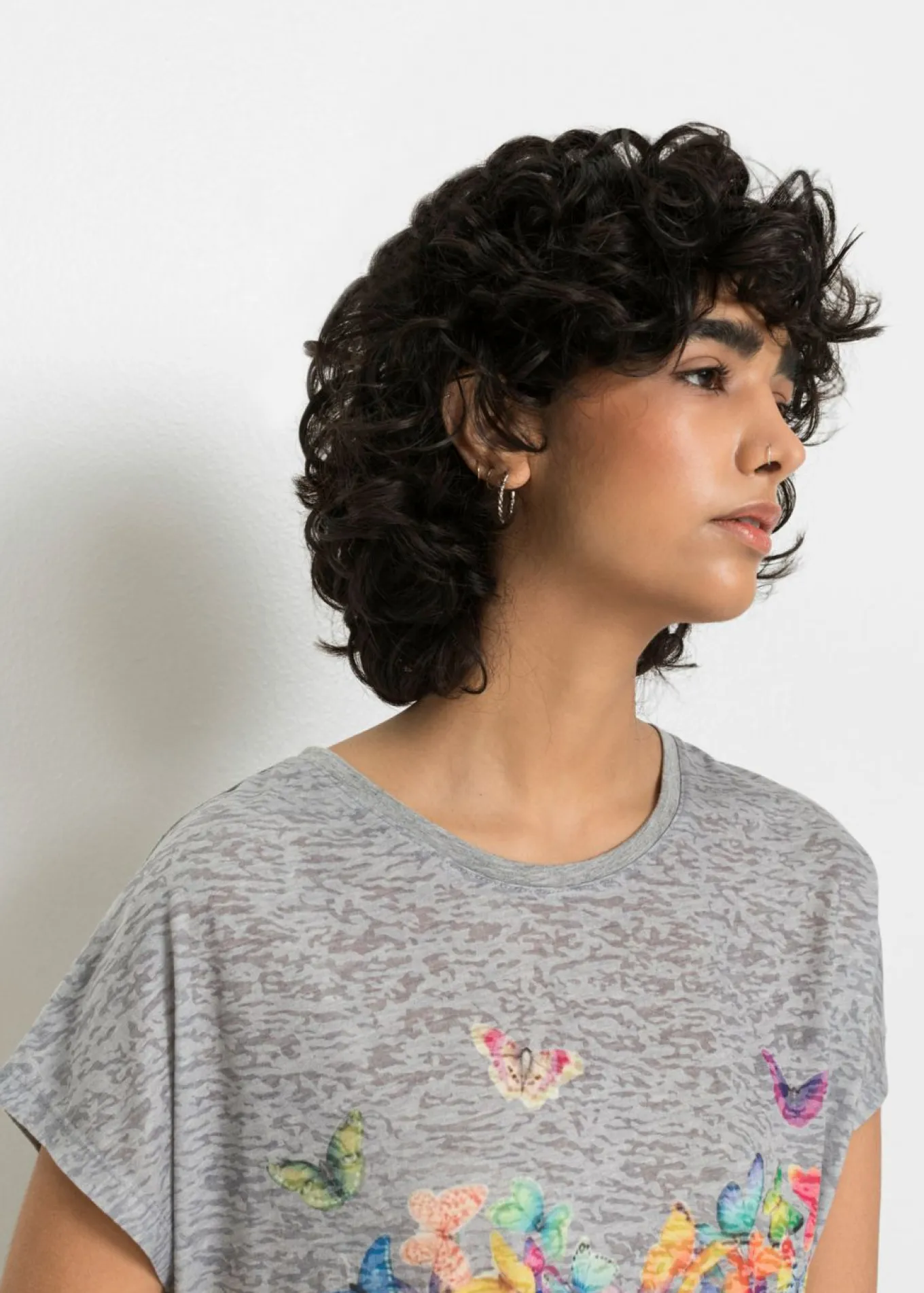 Camiseta con estampado de mariposa