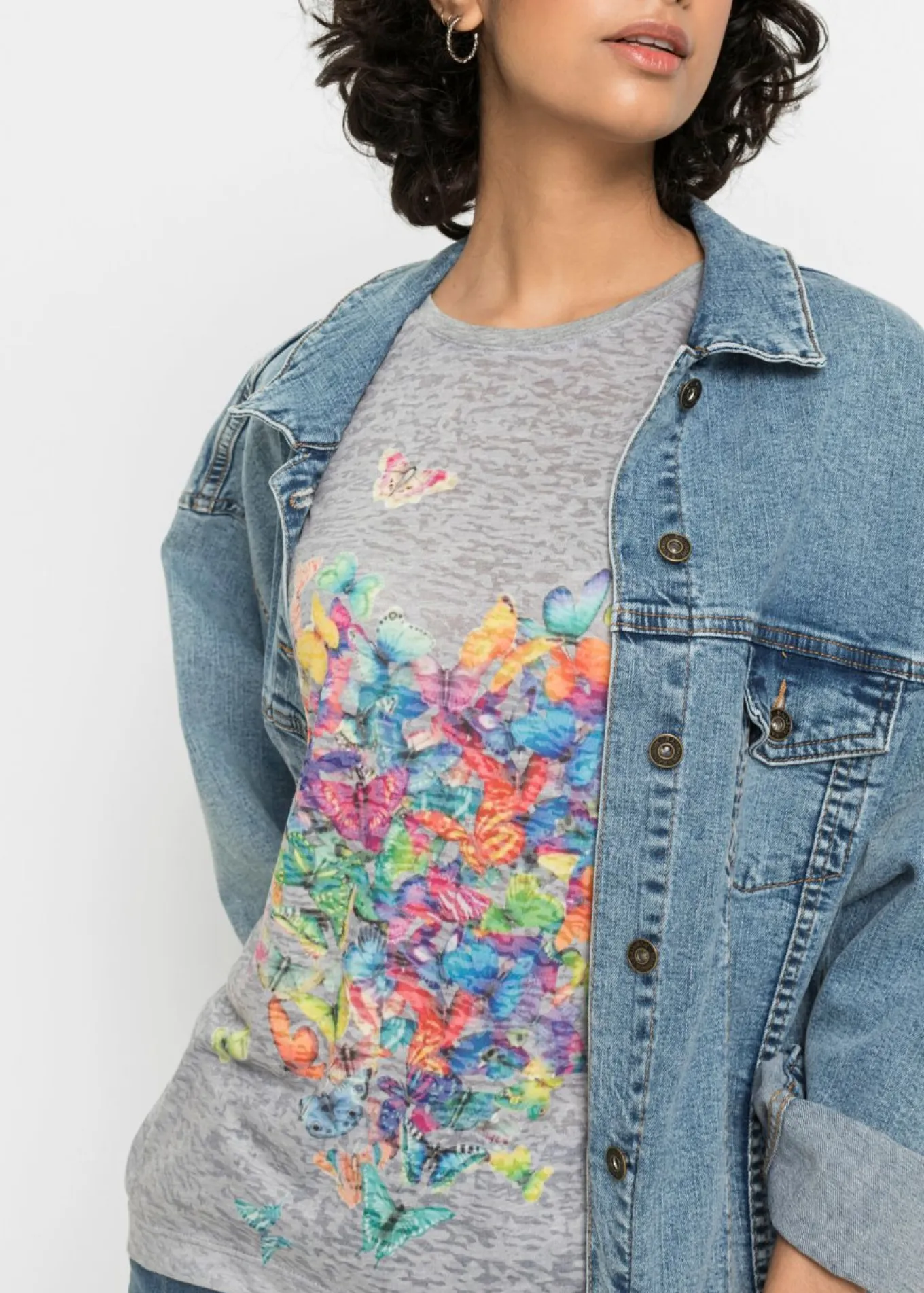 Camiseta con estampado de mariposa