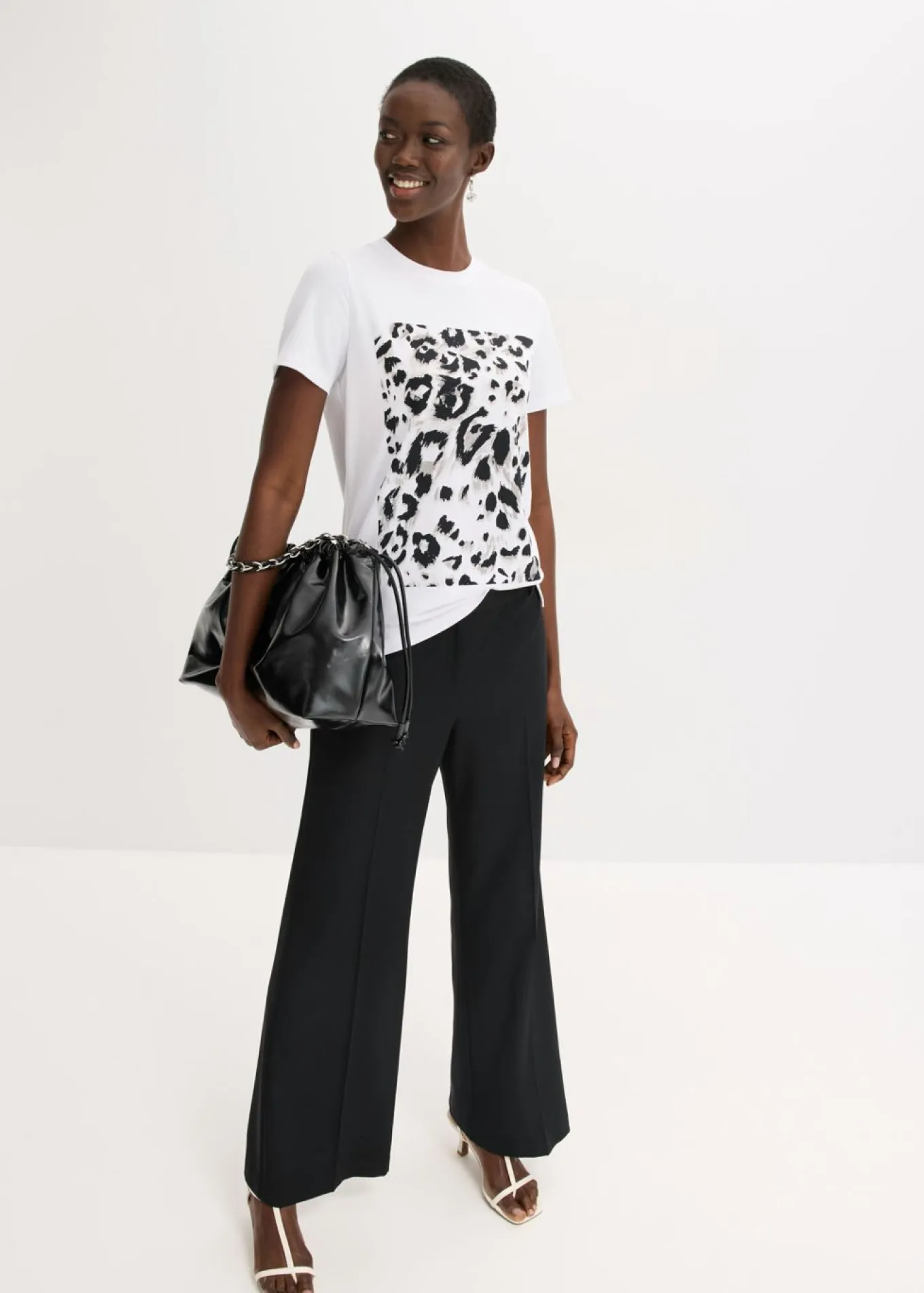 Camiseta con estampado de leopardo y purpurina