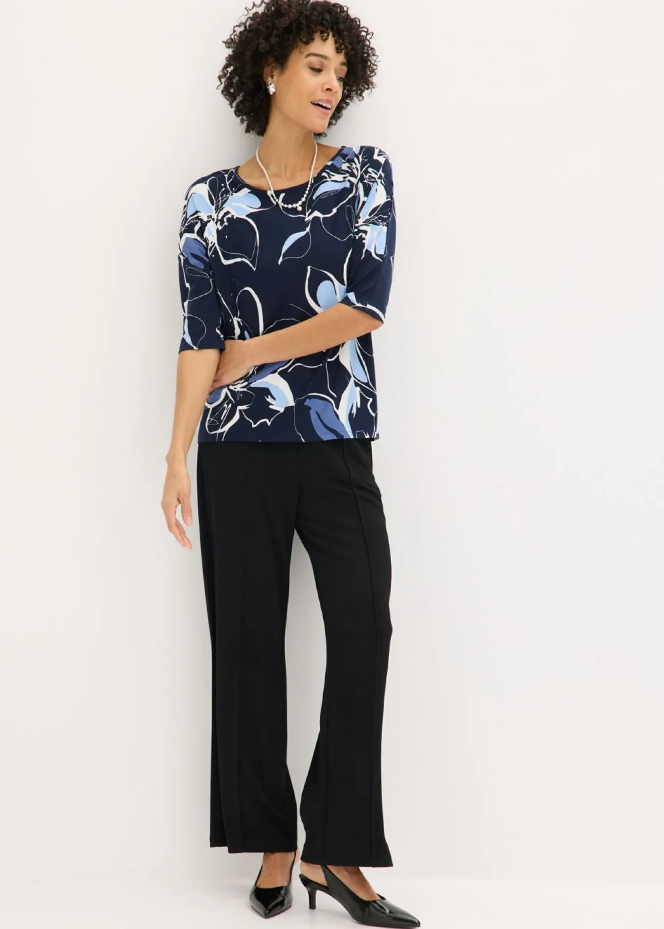Camiseta con estampado de flores