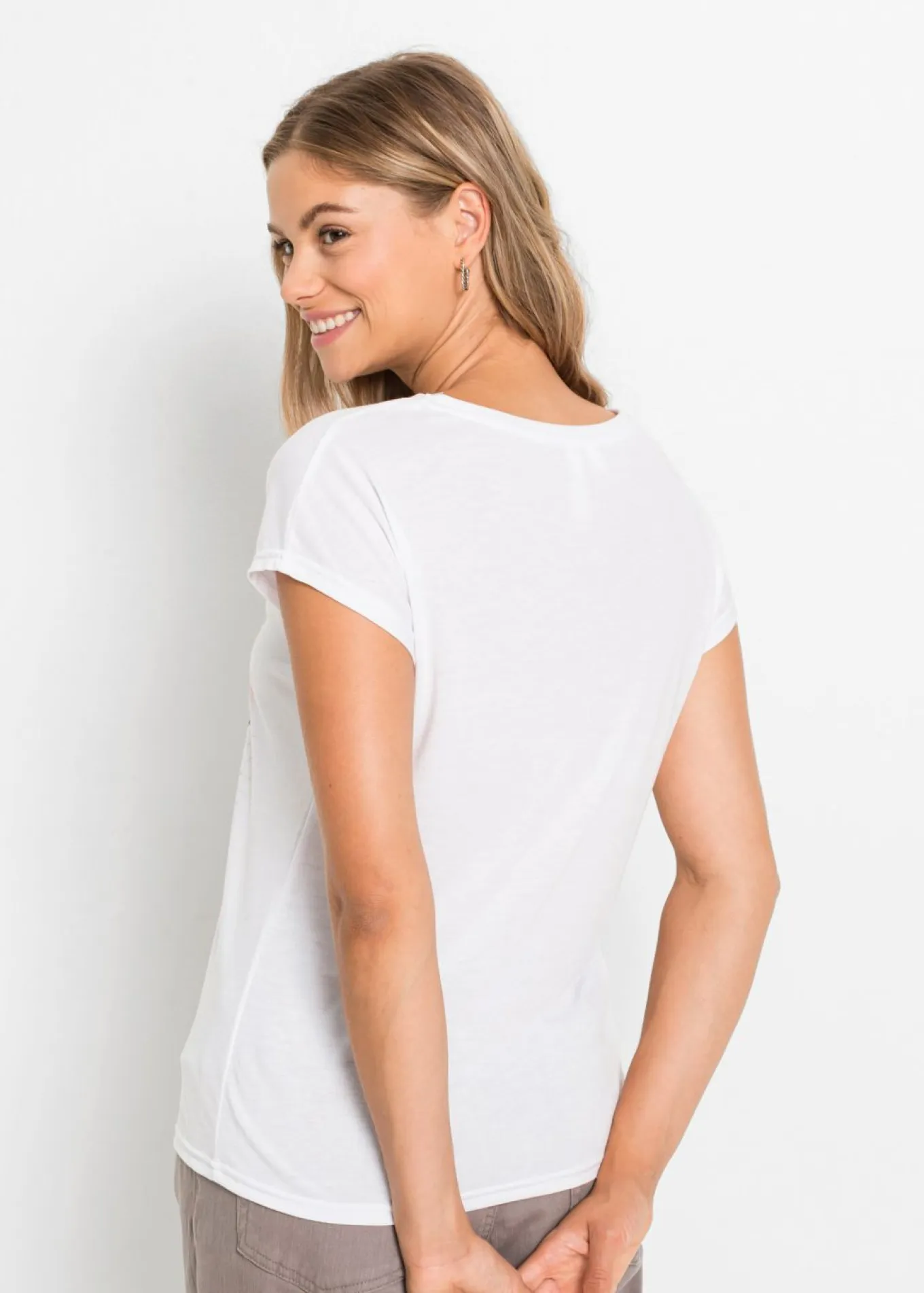 Camiseta con estampado de plumas