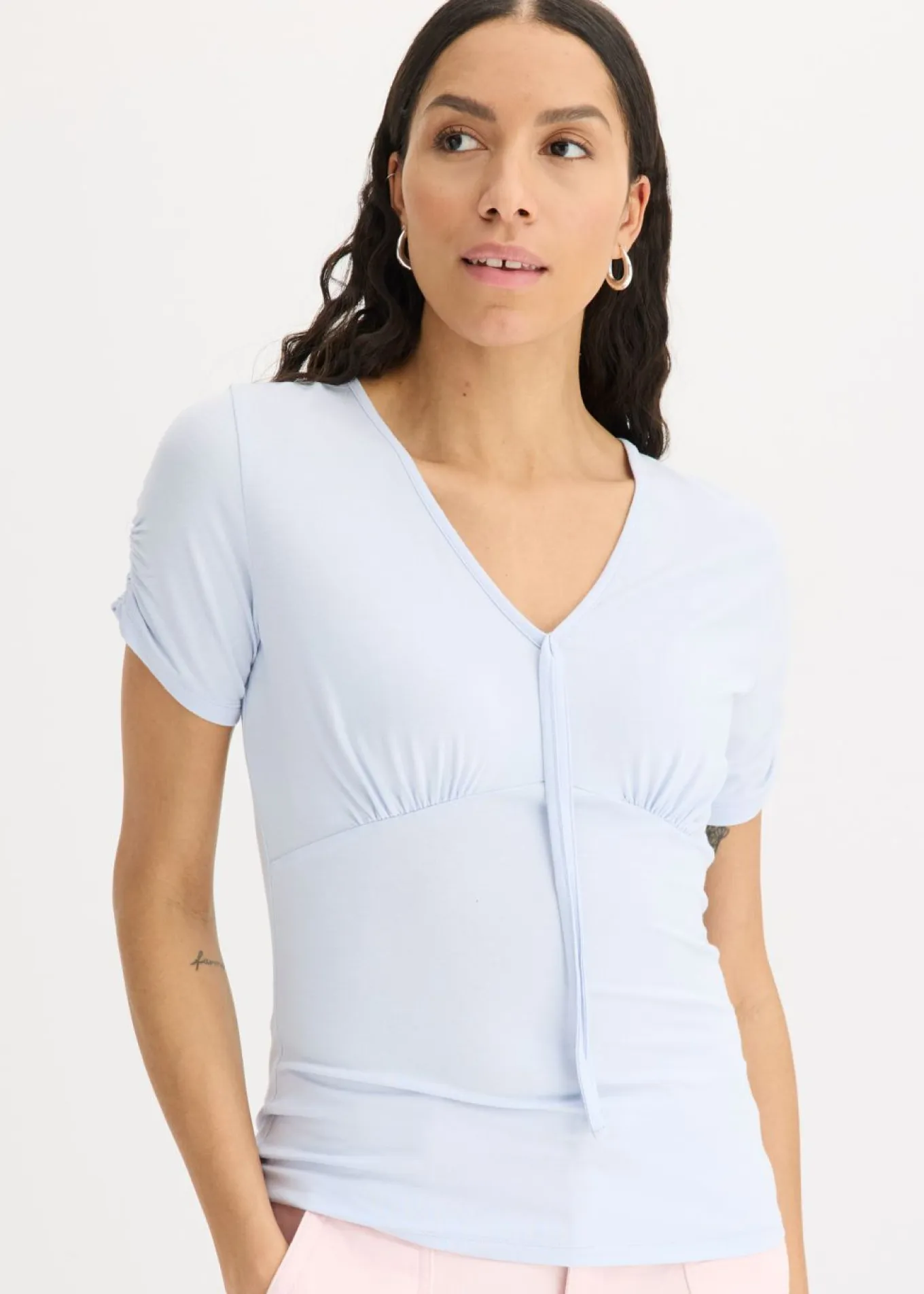 Camiseta con fruncido