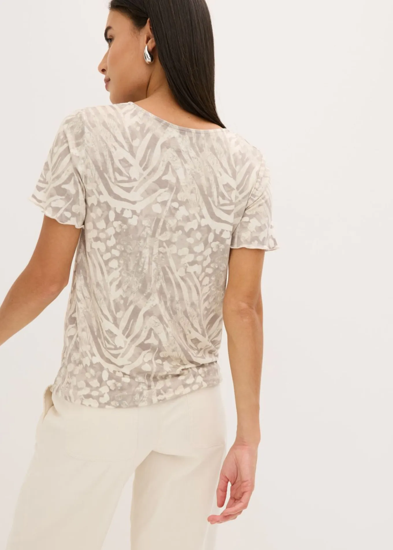 Camiseta con goma elástica