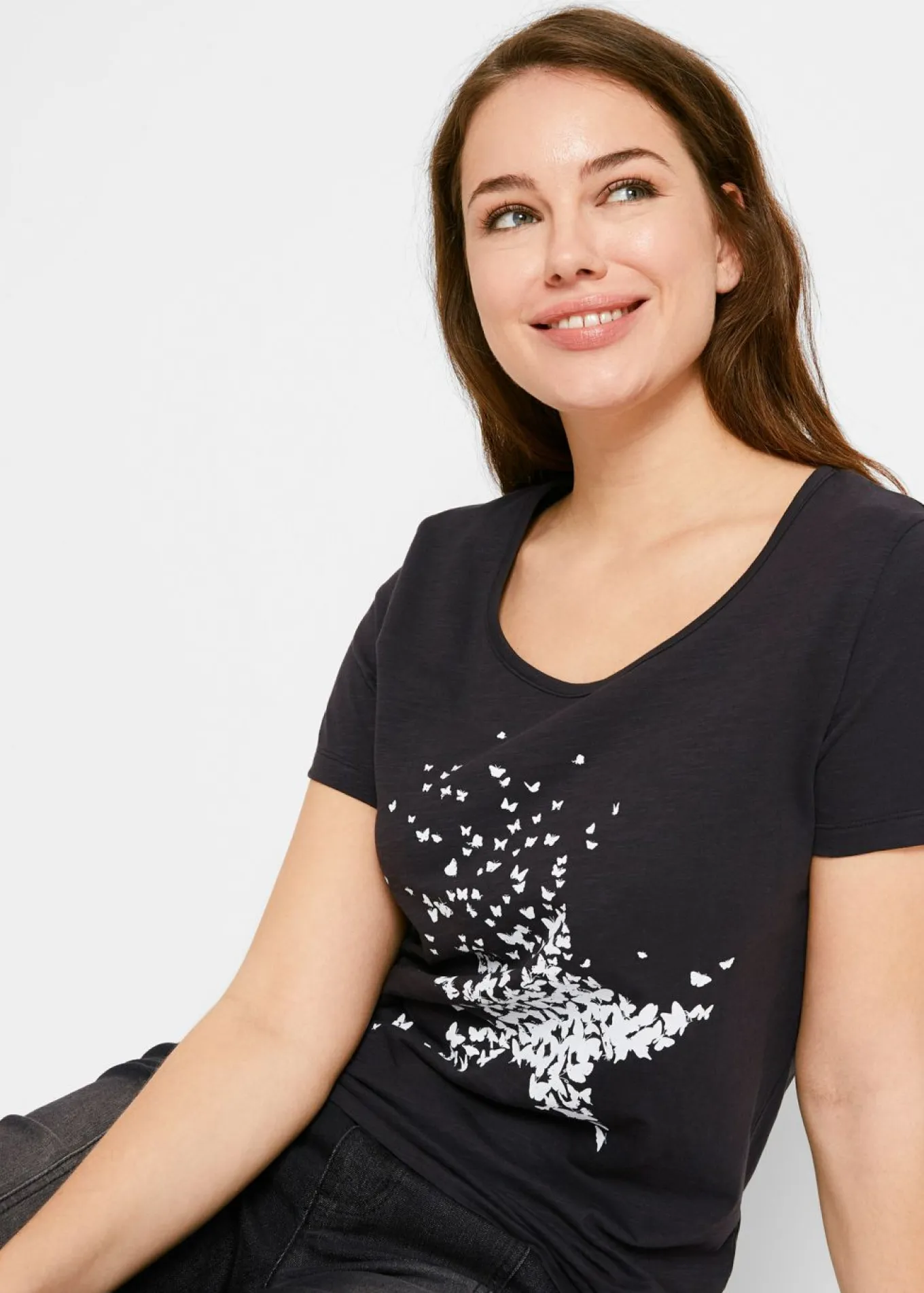 Camiseta con hilo flameado y manga corta