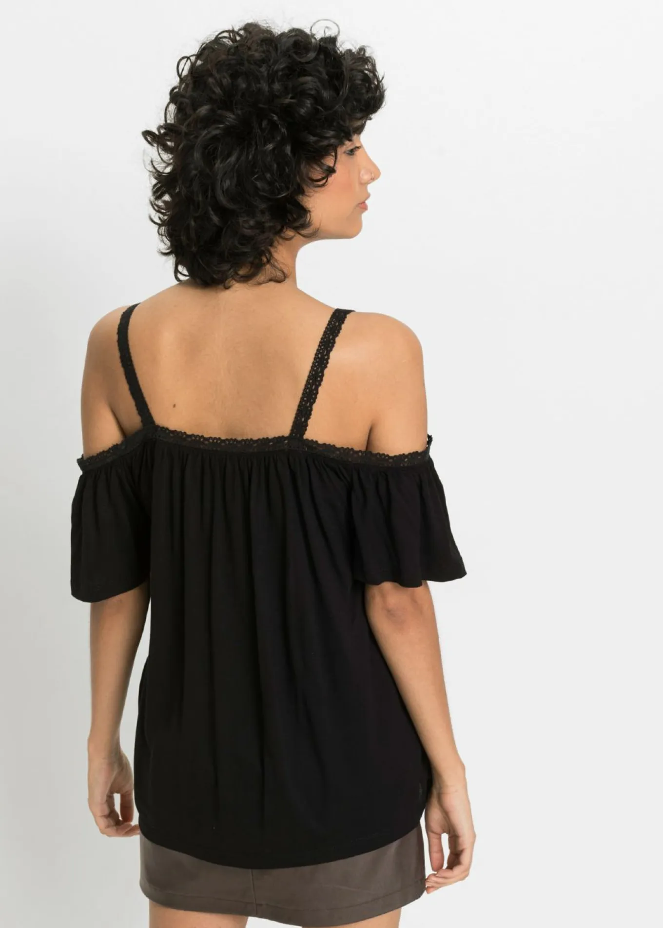 Camiseta con hombros al descubierto de viscosa suave