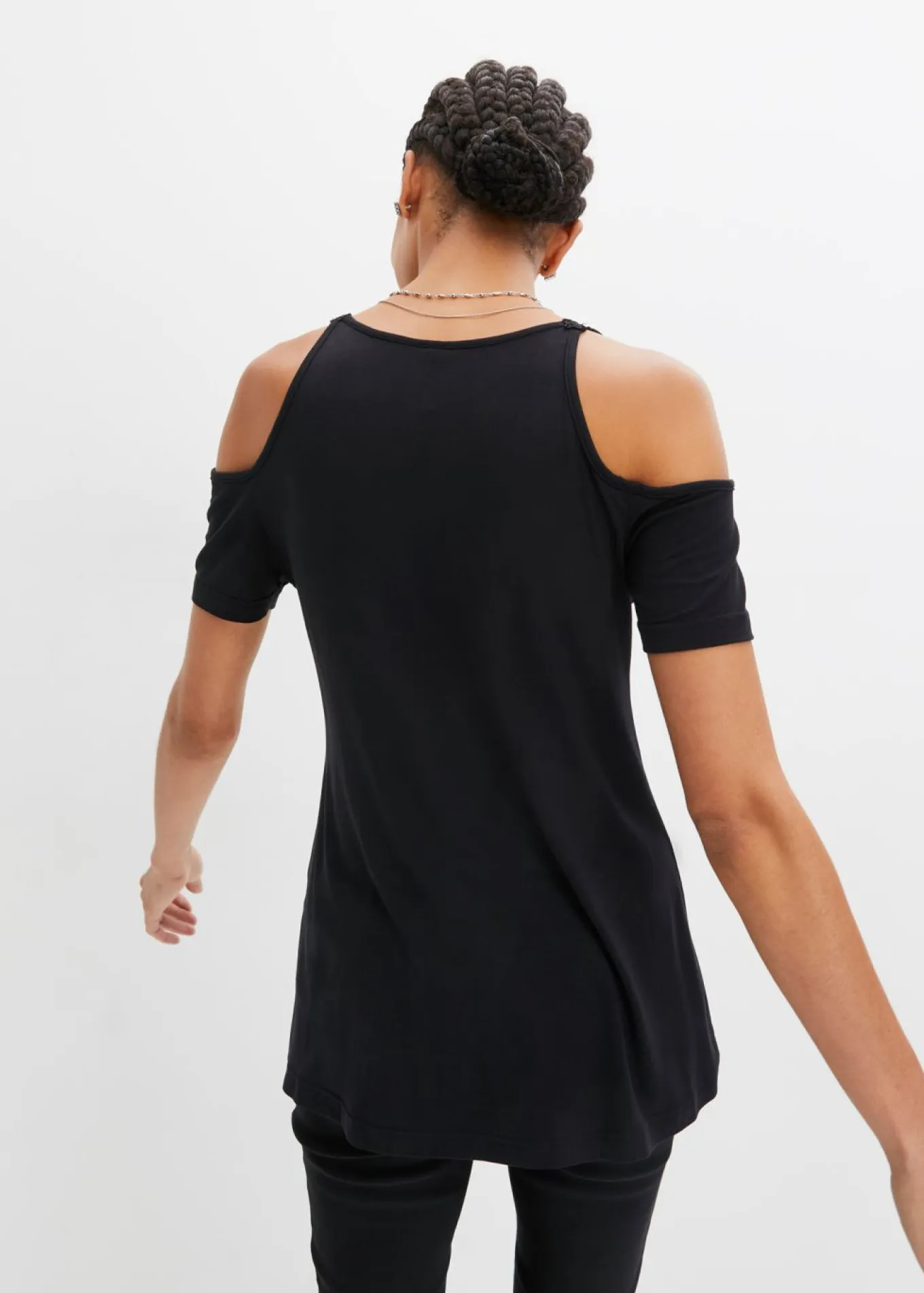 Camiseta con hombros al descubierto y encaje