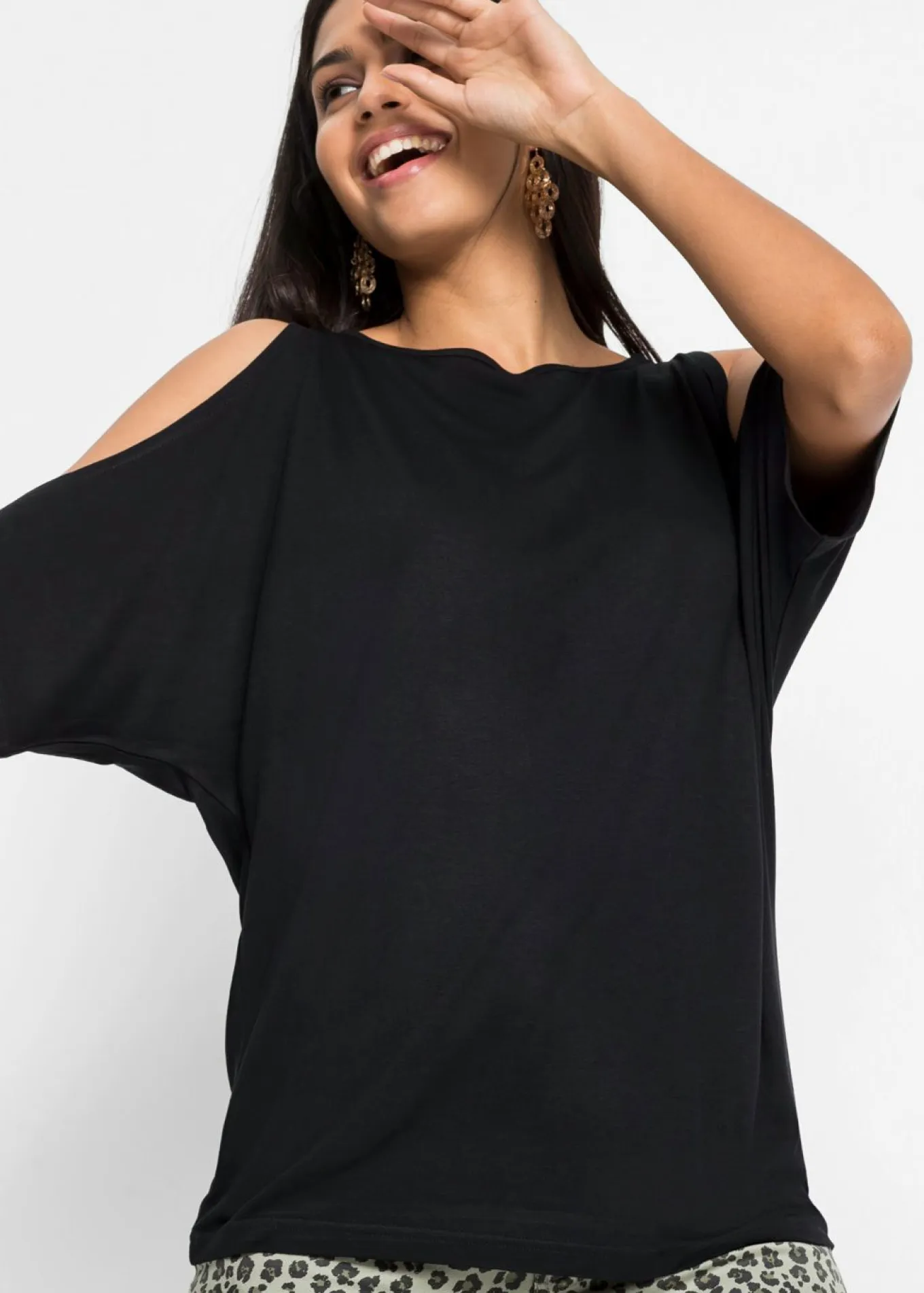 Camiseta con hombros al descubierto de viscosa