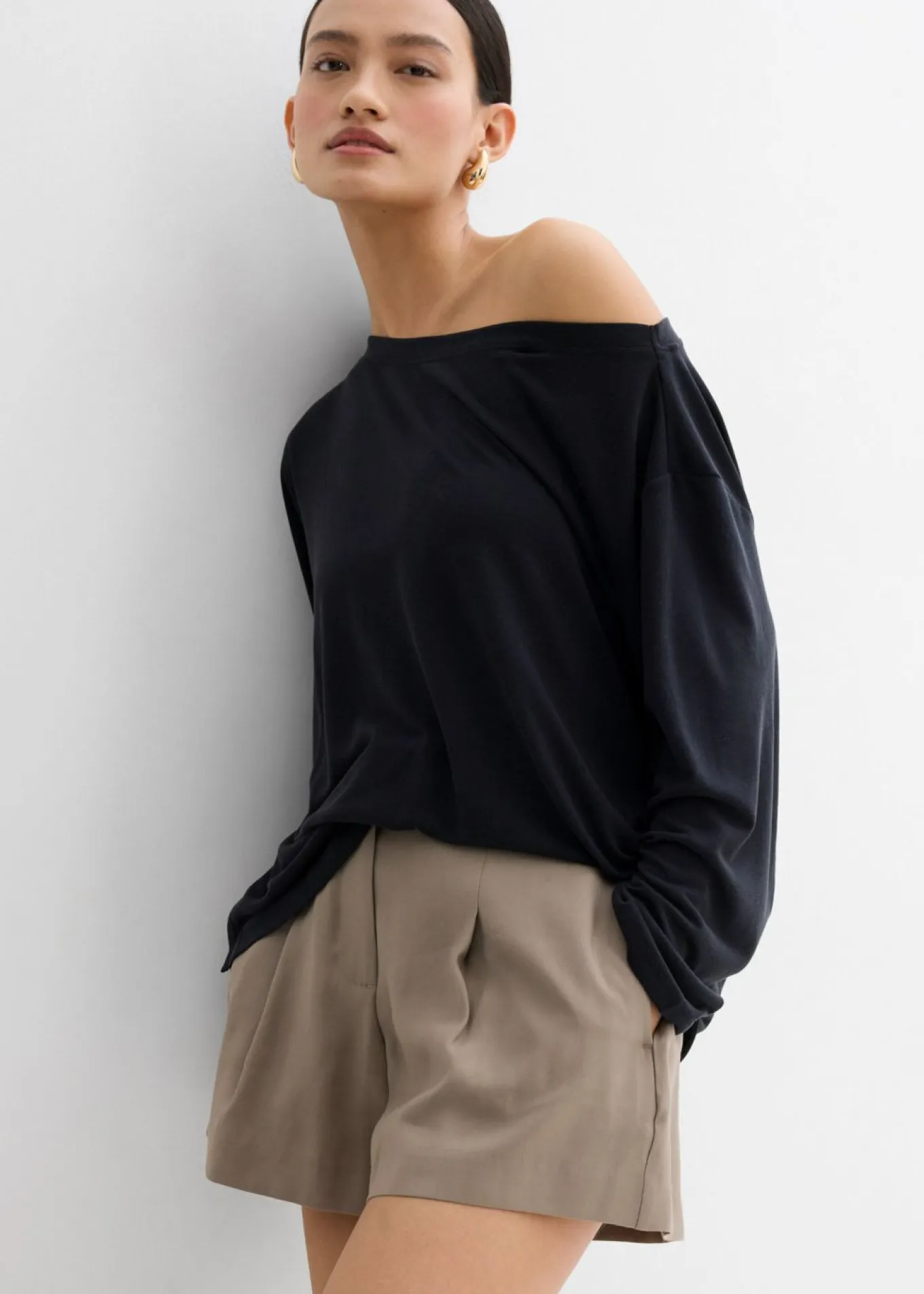 Camiseta con hombros descubiertos de suave mezcla de modal