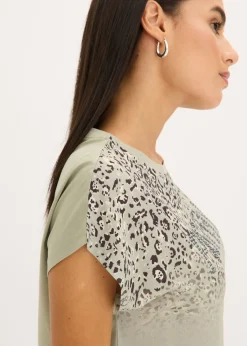Camiseta con inserto de malla y piedras brillantes