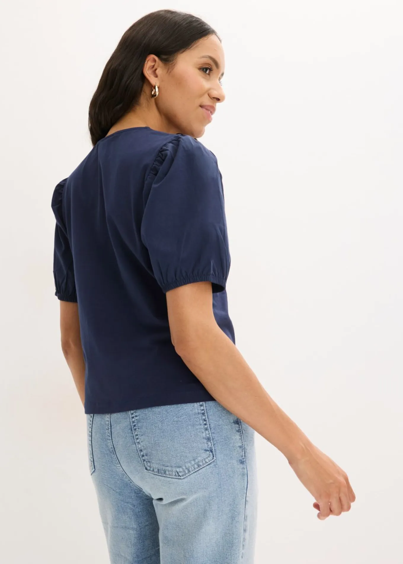 Camiseta con mangas abullonadas