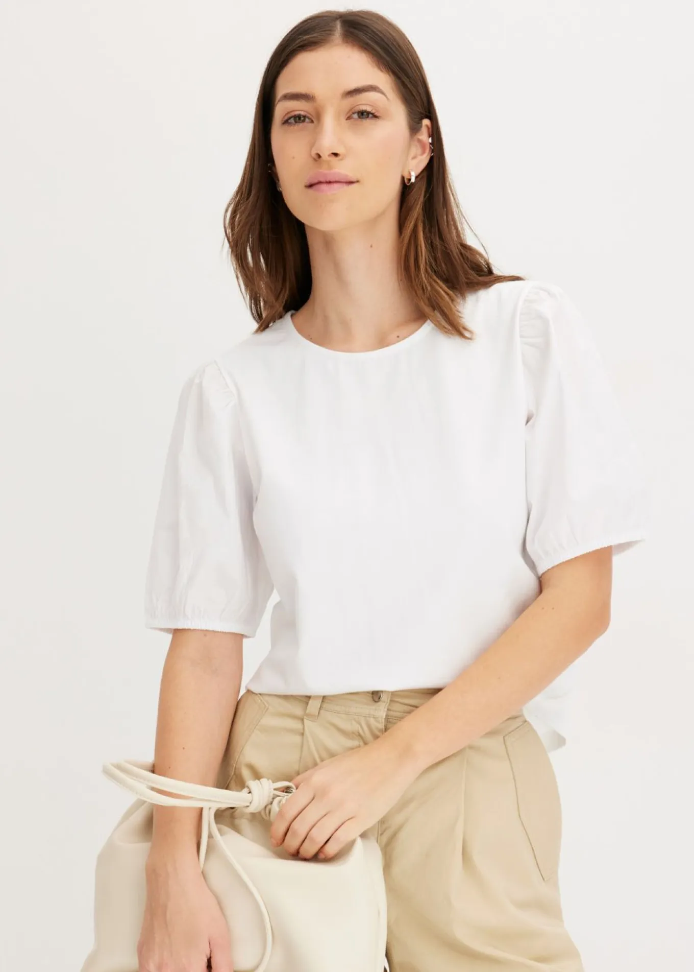 Camiseta con mangas abullonadas