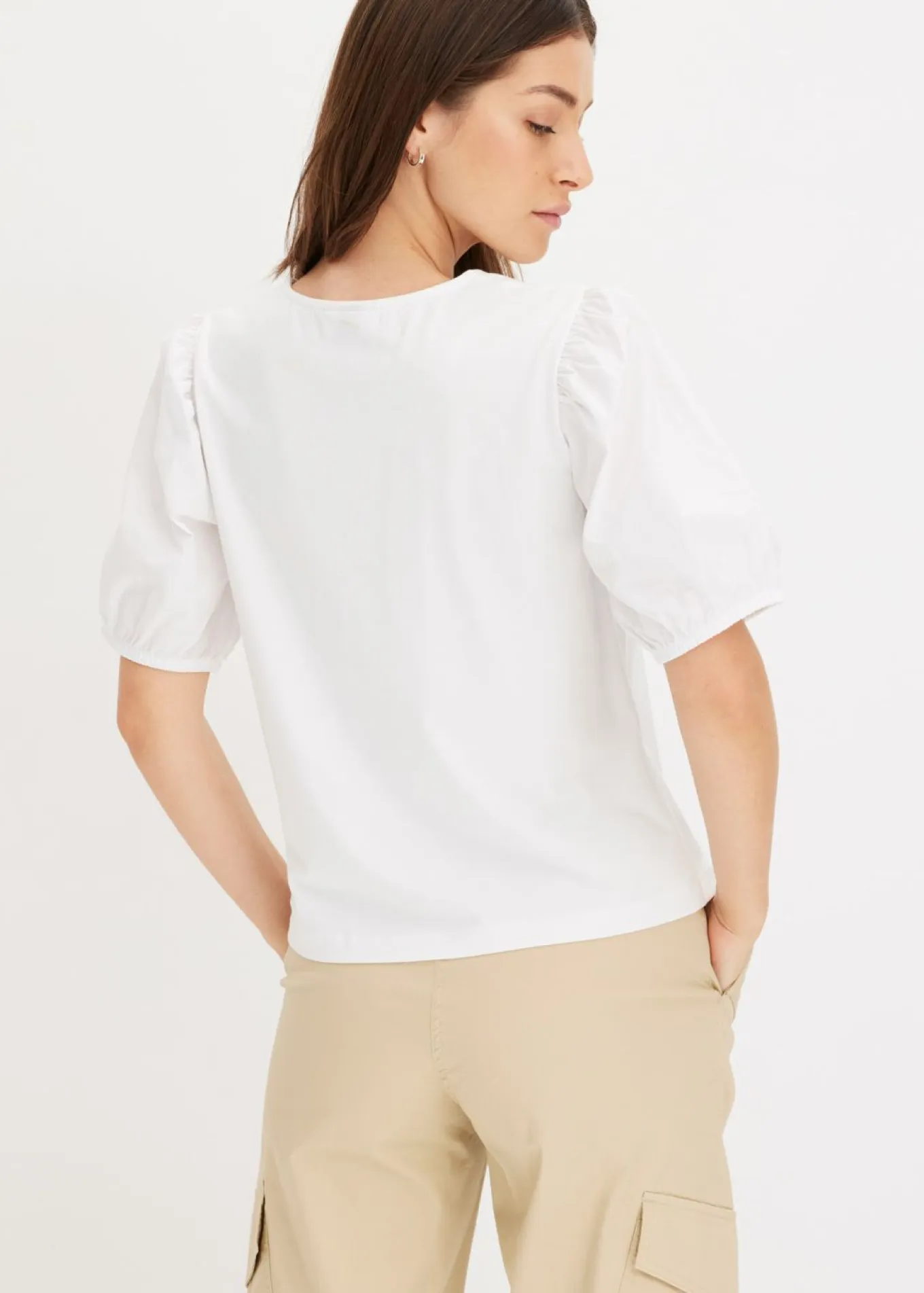 Camiseta con mangas abullonadas