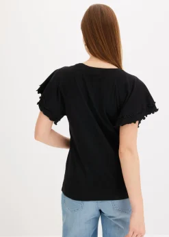 Camiseta con mangas llamativas